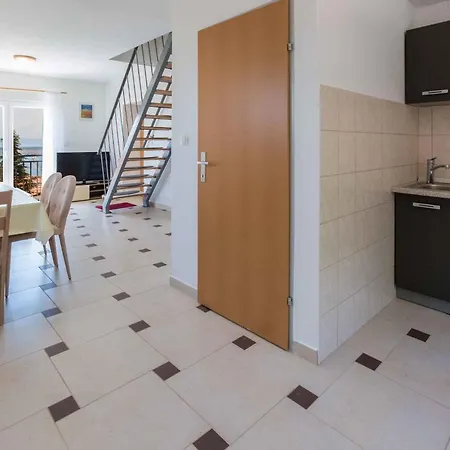 One-bedroom Near Sea 9 *