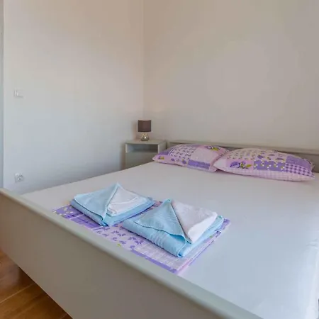 One-bedroom Crikvenica Near Sea 9 Apartment *